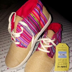 TOMS  burlap geo textile shoe
